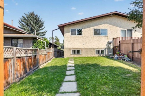 8335 Centre Street Nw, Calgary, AB 