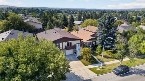 8335 Centre Street Nw, Calgary, AB 