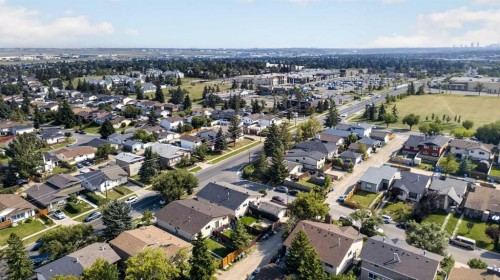 8335 Centre Street Nw, Calgary, AB 