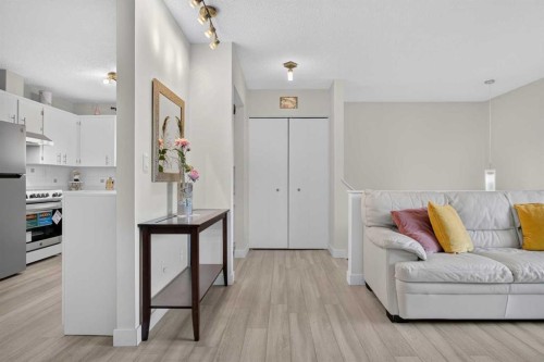 8335 Centre Street Nw, Calgary, AB 