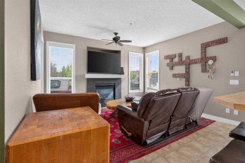 4 Sunset Square, Cochrane, AB 
