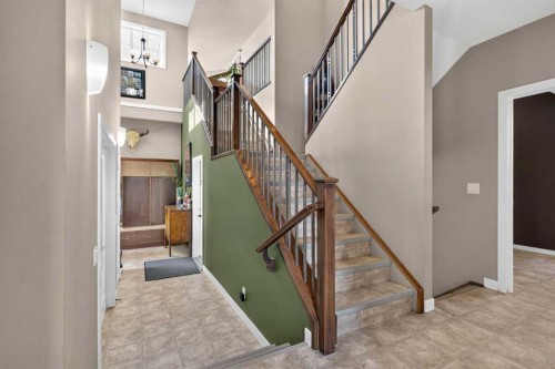 4 Sunset Square, Cochrane, AB 
