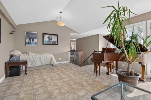 4 Sunset Square, Cochrane, AB 
