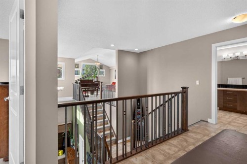 4 Sunset Square, Cochrane, AB 