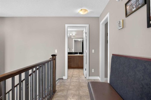 4 Sunset Square, Cochrane, AB 