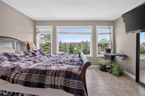 4 Sunset Square, Cochrane, AB 