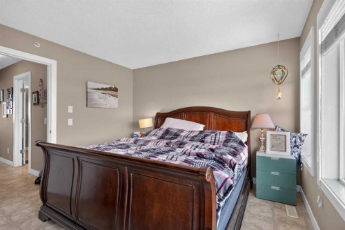 4 Sunset Square, Cochrane, AB 