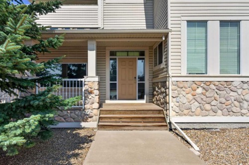 4 Sunset Square, Cochrane, AB 