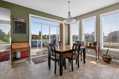4 Sunset Square, Cochrane, AB 