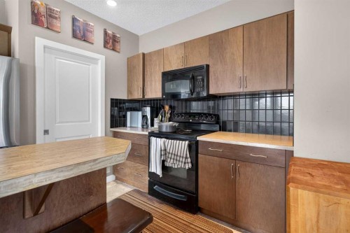 4 Sunset Square, Cochrane, AB 