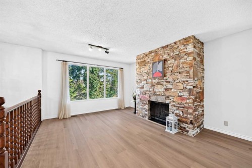 19 Hawkwood Drive Nw, Calgary, AB 