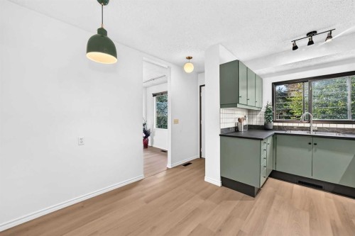 19 Hawkwood Drive Nw, Calgary, AB 