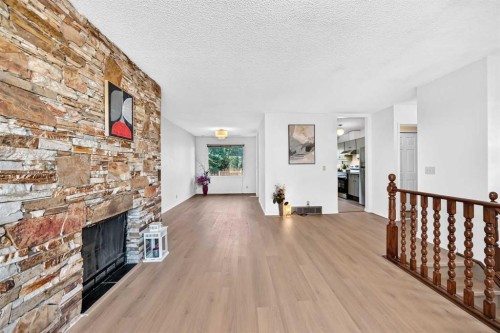 19 Hawkwood Drive Nw, Calgary, AB 