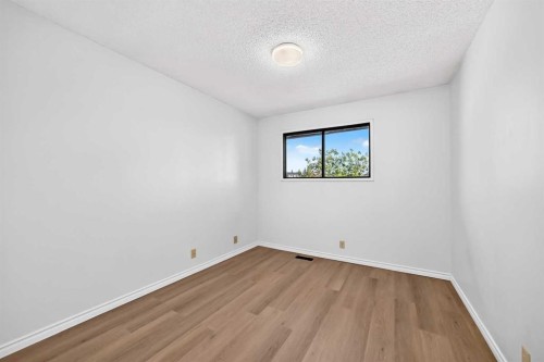 19 Hawkwood Drive Nw, Calgary, AB 