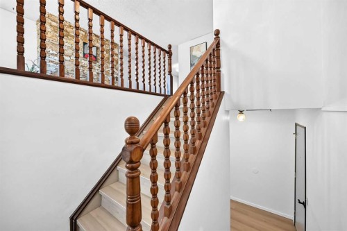 19 Hawkwood Drive Nw, Calgary, AB 