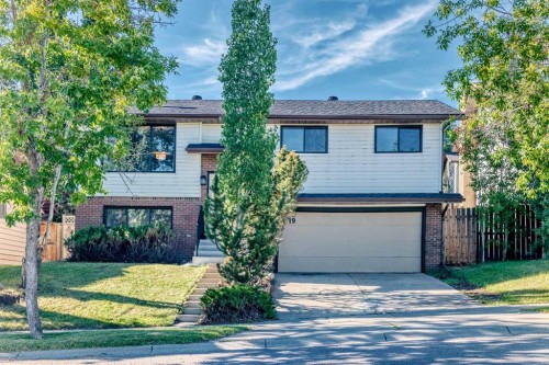 19 Hawkwood Drive Nw, Calgary, AB 