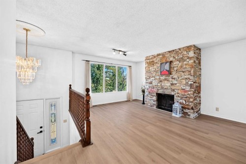19 Hawkwood Drive Nw, Calgary, AB 