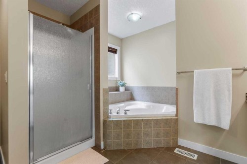 125 Cougarstone Manor Sw, Calgary, AB 