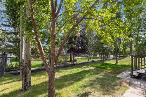 125 Cougarstone Manor Sw, Calgary, AB 
