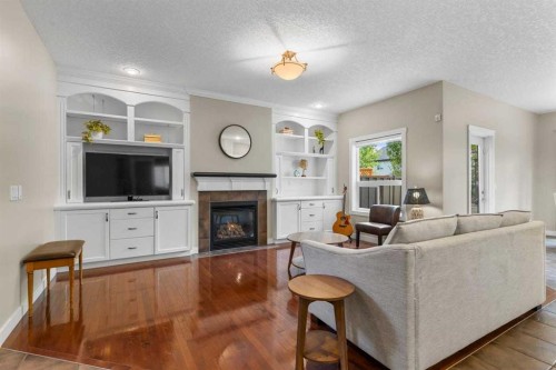 125 Cougarstone Manor Sw, Calgary, AB 
