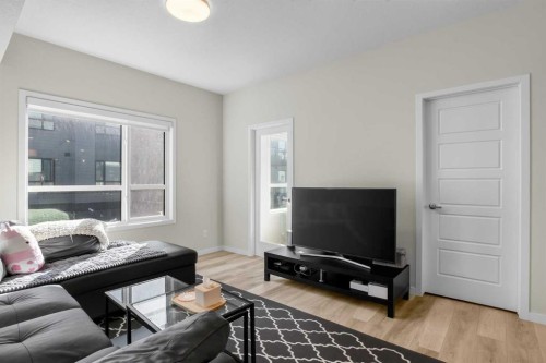 110-42 Cranbrook Gardens Se, Calgary, AB 