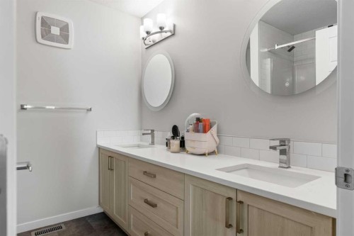 110-42 Cranbrook Gardens Se, Calgary, AB 