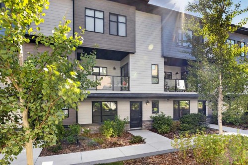 110-42 Cranbrook Gardens Se, Calgary, AB 