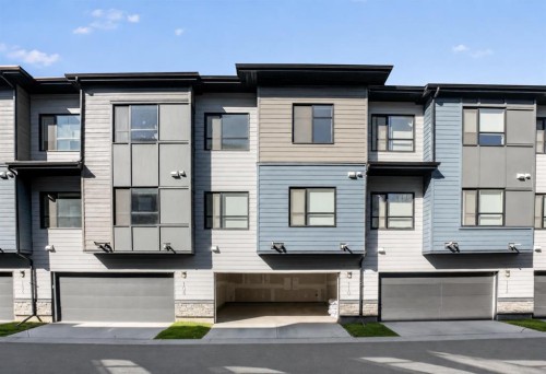 110-42 Cranbrook Gardens Se, Calgary, AB 