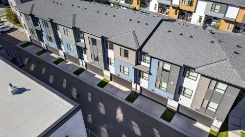 110-42 Cranbrook Gardens Se, Calgary, AB 