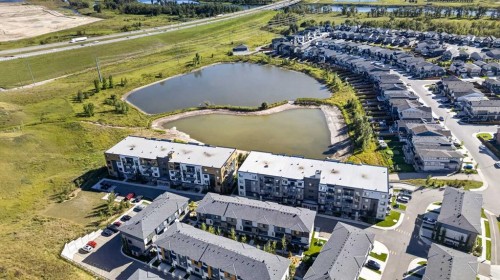 110-42 Cranbrook Gardens Se, Calgary, AB 