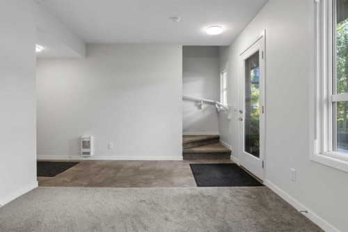 110-42 Cranbrook Gardens Se, Calgary, AB 