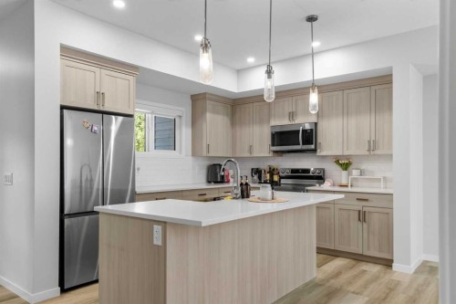 110-42 Cranbrook Gardens Se, Calgary, AB 