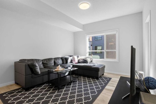 110-42 Cranbrook Gardens Se, Calgary, AB 