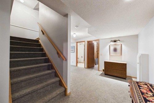 220 Varsity Estates Terrace Nw, Calgary, AB 