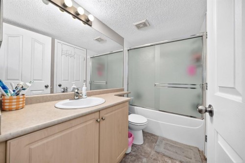 1321-8 Bridlecrest Drive Sw, Calgary, AB 