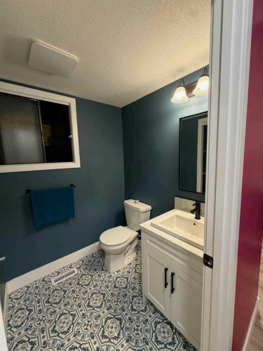 68 Falconridge Close Ne, Calgary, AB 