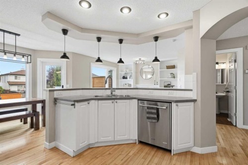 321 Douglas Ridge Circle Se, Calgary, AB 