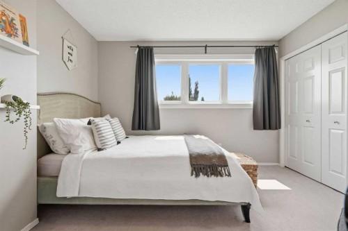 321 Douglas Ridge Circle Se, Calgary, AB 