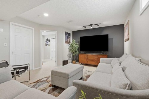 321 Douglas Ridge Circle Se, Calgary, AB 