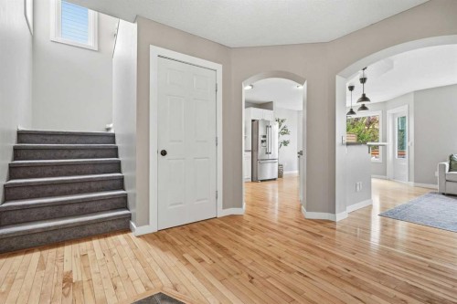 321 Douglas Ridge Circle Se, Calgary, AB 