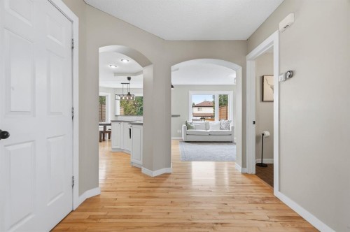 321 Douglas Ridge Circle Se, Calgary, AB 