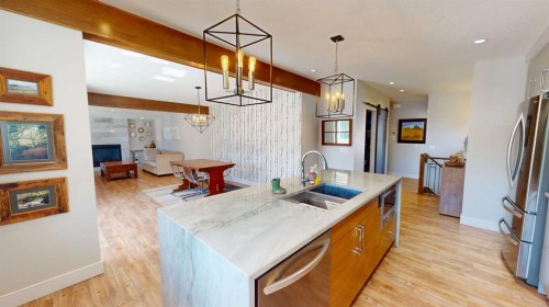 6236 Longmoor Way Sw, Calgary, AB 