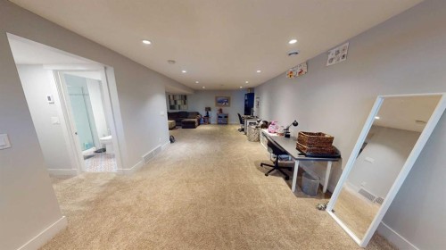 6236 Longmoor Way Sw, Calgary, AB 