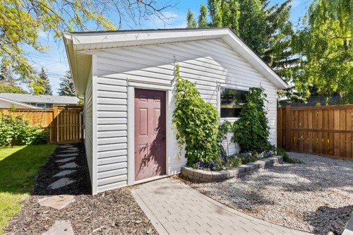 6236 Longmoor Way Sw, Calgary, AB 