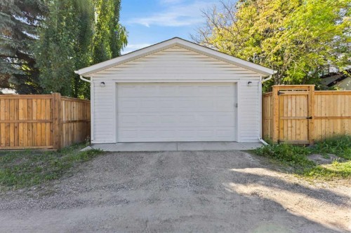 6236 Longmoor Way Sw, Calgary, AB 