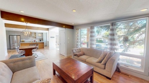 6236 Longmoor Way Sw, Calgary, AB 