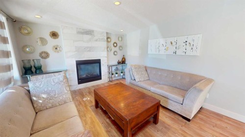 6236 Longmoor Way Sw, Calgary, AB 