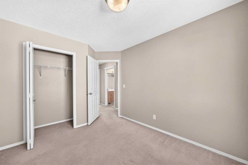 22 Cramond Crescent Se, Calgary, AB 