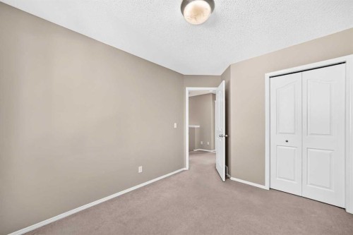 22 Cramond Crescent Se, Calgary, AB 