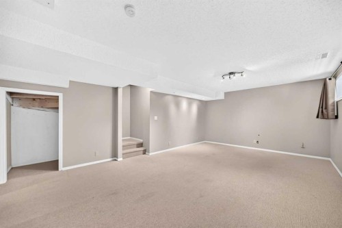 22 Cramond Crescent Se, Calgary, AB 